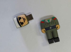 Clé USB en PVC sur mesure en forme de bonhomme 