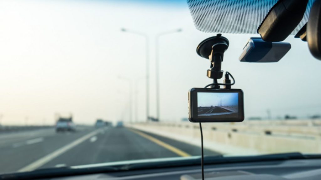 Qu'est-ce qu'une dashcam ou caméra de voiture embarquée ?